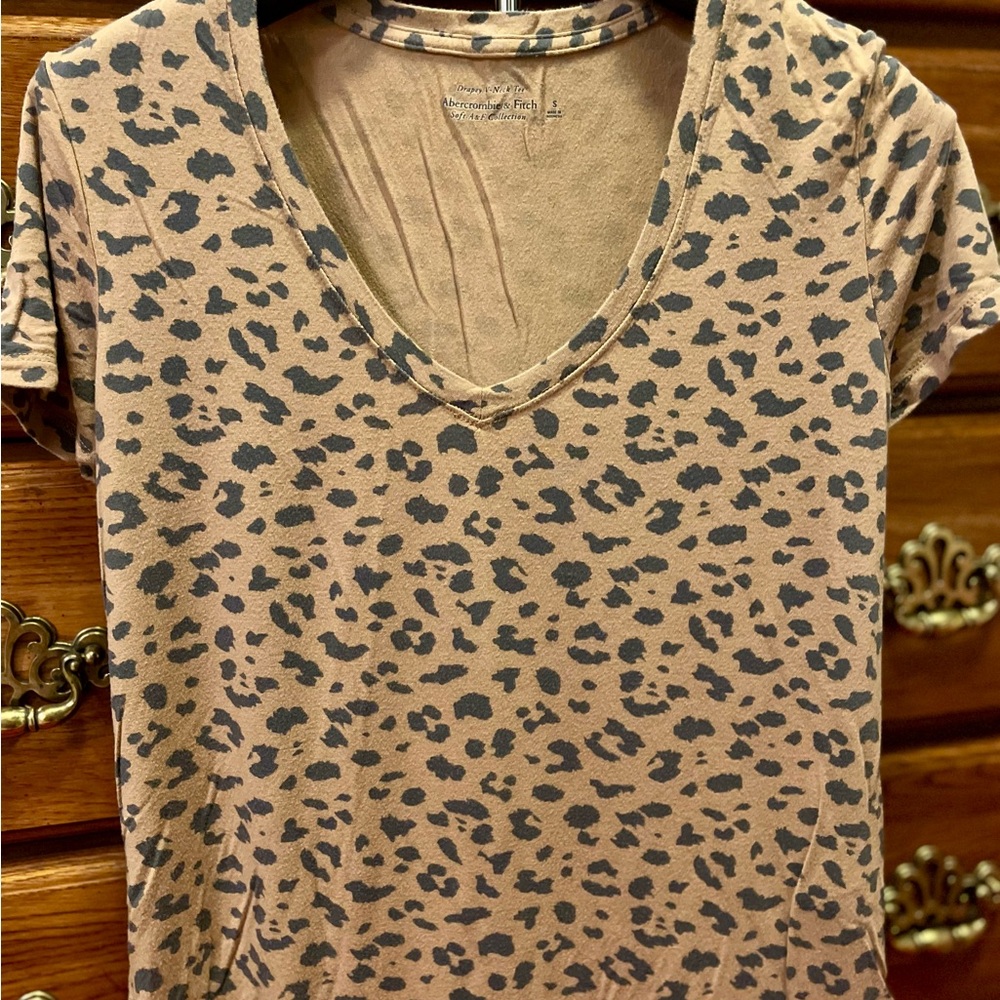 Abercrombie & Fitch Tan and Black Animal Print V-Neck Tee